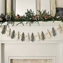 Christmas Wooden Wreath - 12 Trees & Beads - Fireplace Decor
