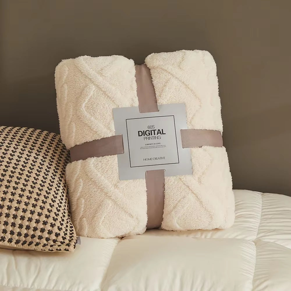 Fluffy Coral Velvet Blanket Flannel Plush Comfortable Thickened and Warm Soft Sofa Throw Blanket for Air-Conditioned Room Luxury