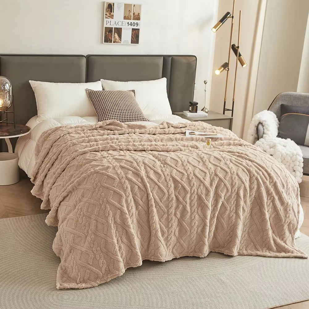 Fluffy Coral Velvet Blanket Flannel Plush Comfortable Thickened and Warm Soft Sofa Throw Blanket for Air-Conditioned Room Luxury