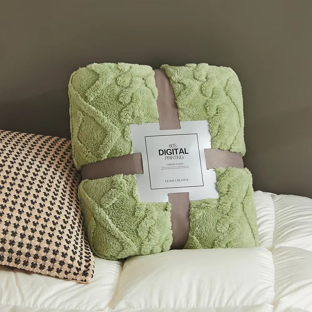 Fluffy Coral Velvet Blanket Flannel Plush Comfortable Thickened and Warm Soft Sofa Throw Blanket for Air-Conditioned Room Luxury